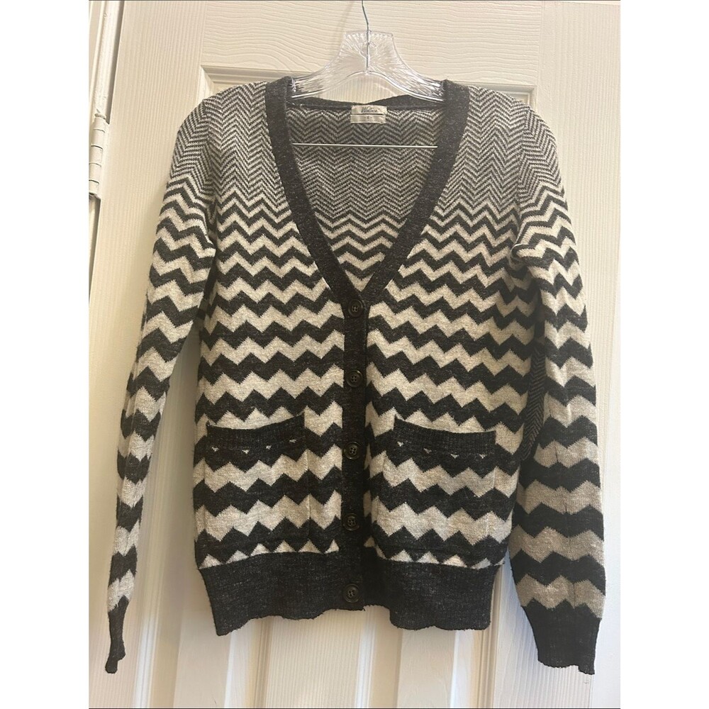 Madewell Wallace Chevron V‑Neck Button Cardigan in Black and Cream Small